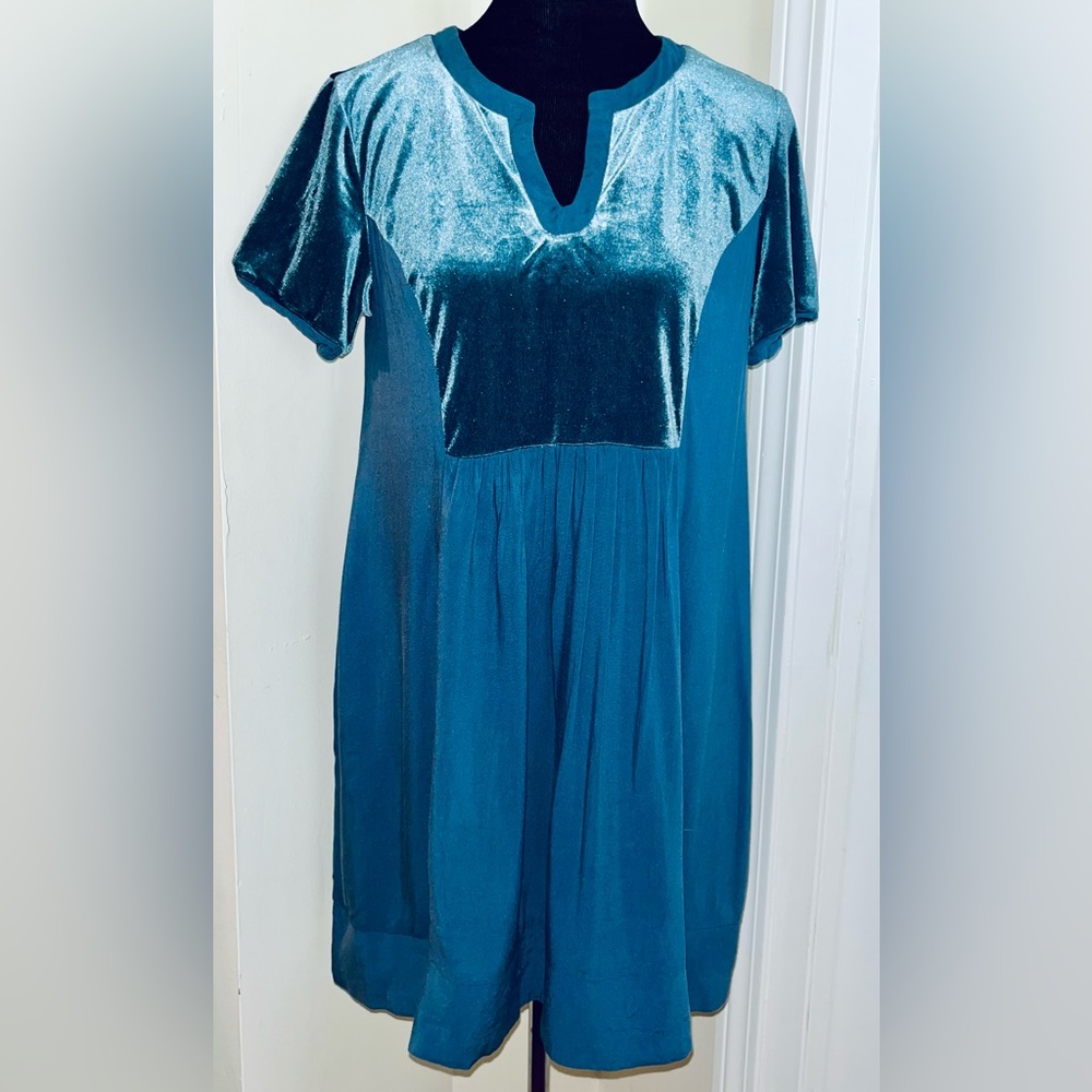 Anthropologie Alya 💯 Rayon Velvet Short Dress